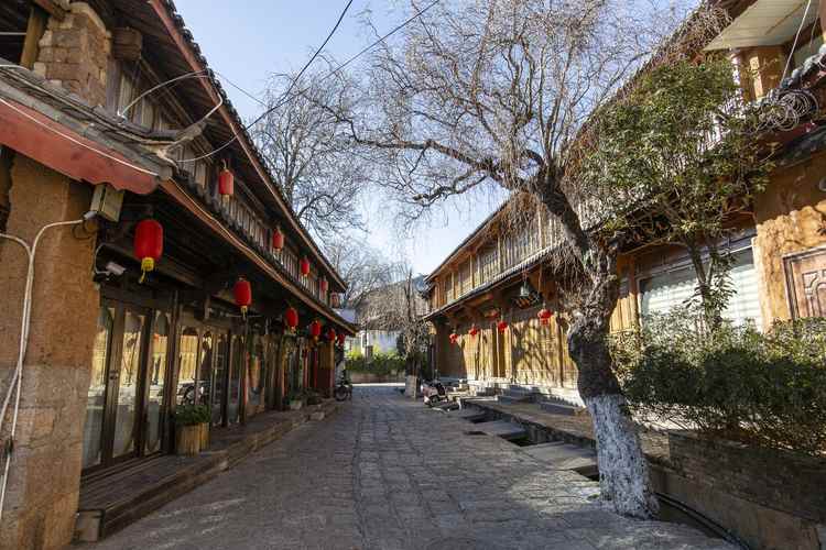 街子古镇周边景点 周边景点:山居水月温泉会馆,问花村,凤栖山.