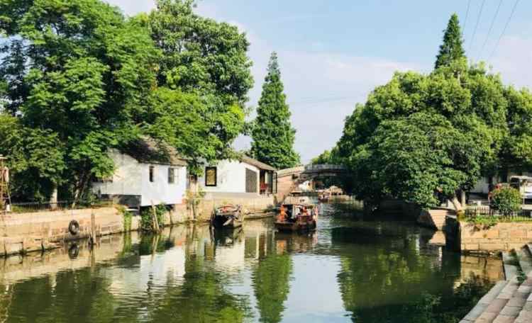 練塘古鎮所屬區域:青浦區迄今約有1000年的歷史,上塘街與下塘街建築