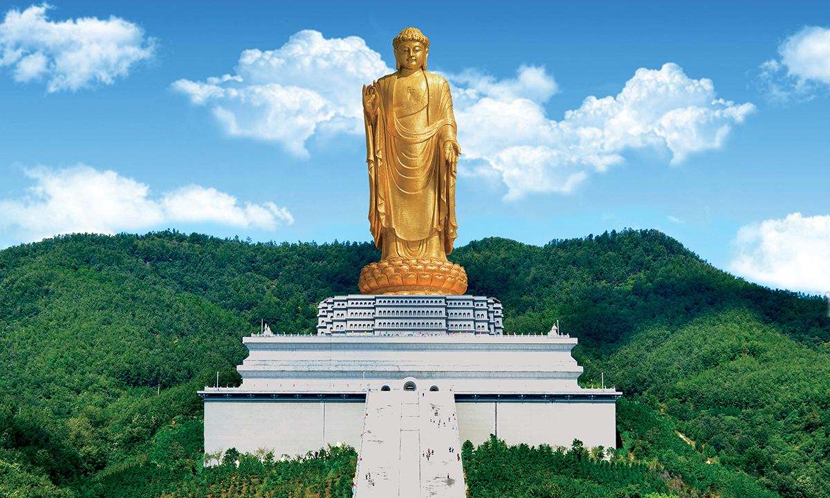 中原大佛位于平顶山市鲁山县尧山佛泉寺,它是目前世界上最大的佛教