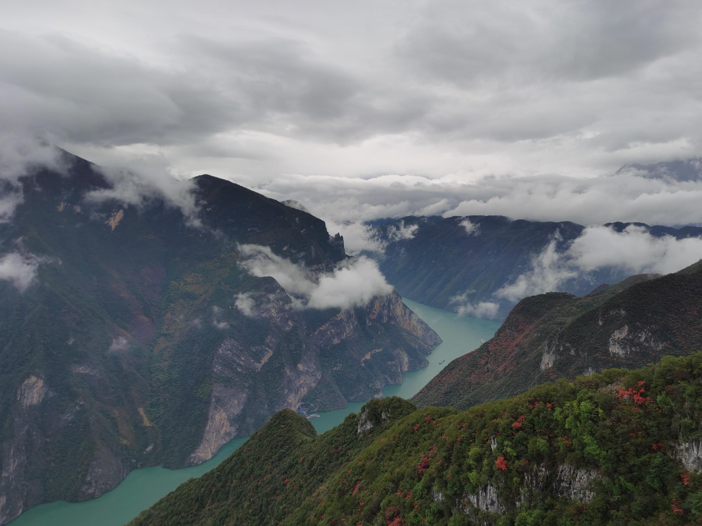 神女峰,又名望霞峰,美人峰,仙女峰,神女天下峰,巫山十二峰之最