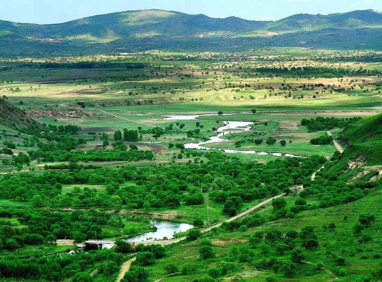 半干旱地区森林草原地带,位于内蒙古锡林郭勒盟多伦县三道沟林场境内
