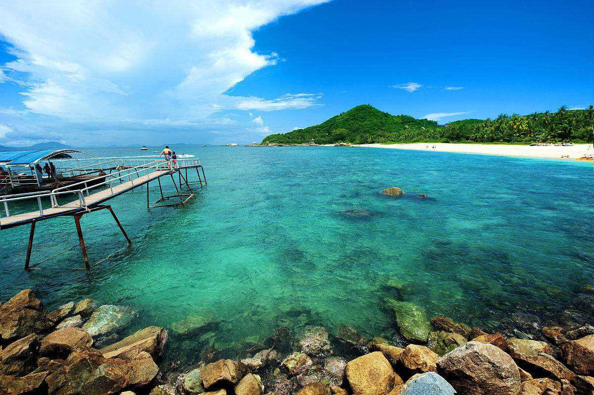 【携程攻略】三亚蜈支洲岛景点,堪称三亚最漂亮的地方，蜈支洲岛可以潜水，但是价格较高，08年的时候…