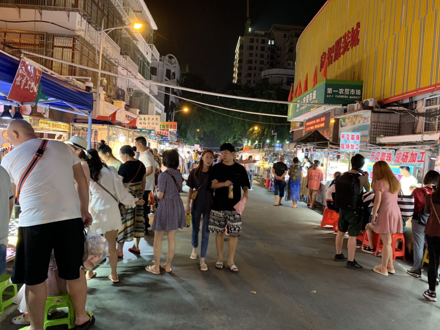 三亚海坡一号路夜市图片