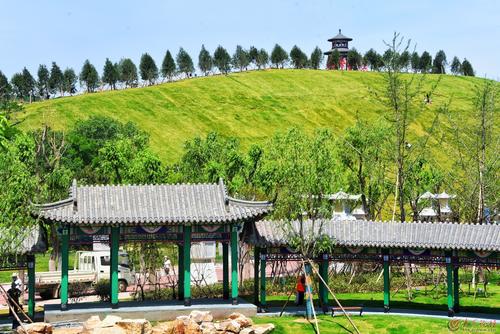 泰安西湖景區環境宜人,作為泰安旅遊經濟開發區重點打造的一處文旅