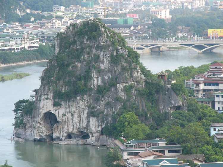 靖江王府附近還有其他景點嗎