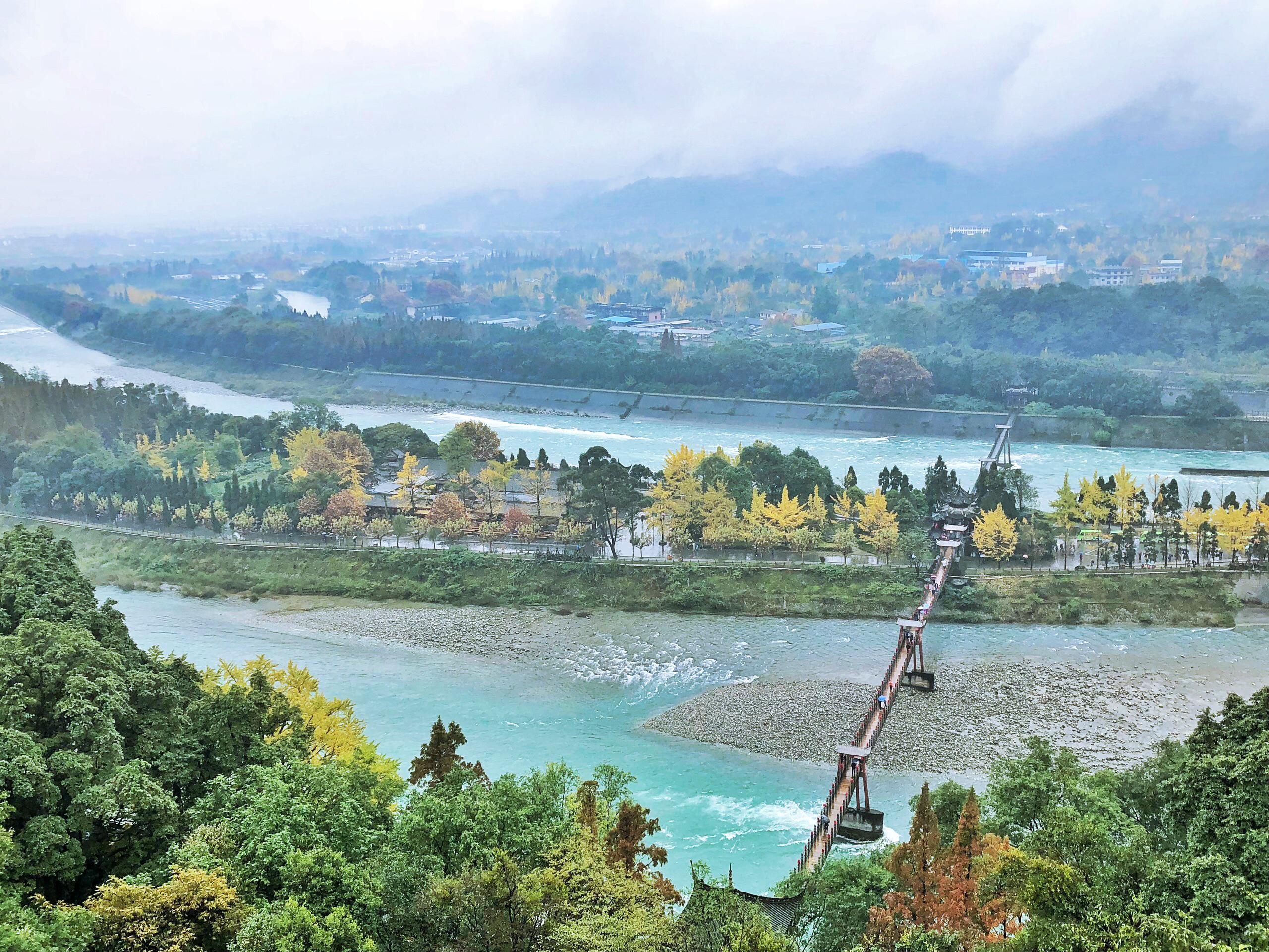 登上三个最佳观景点俯瞰都江堰全景美景-麻辣摄影-麻辣社区