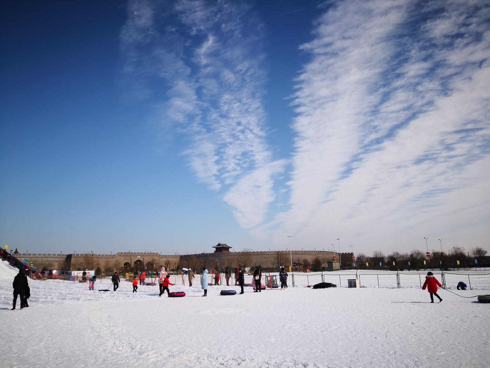 黄务南里滑雪场图片