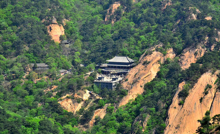 以往年票辦理手續:售卡及開卡地點:千山年卡及千山—玉佛寺聯卡在千山