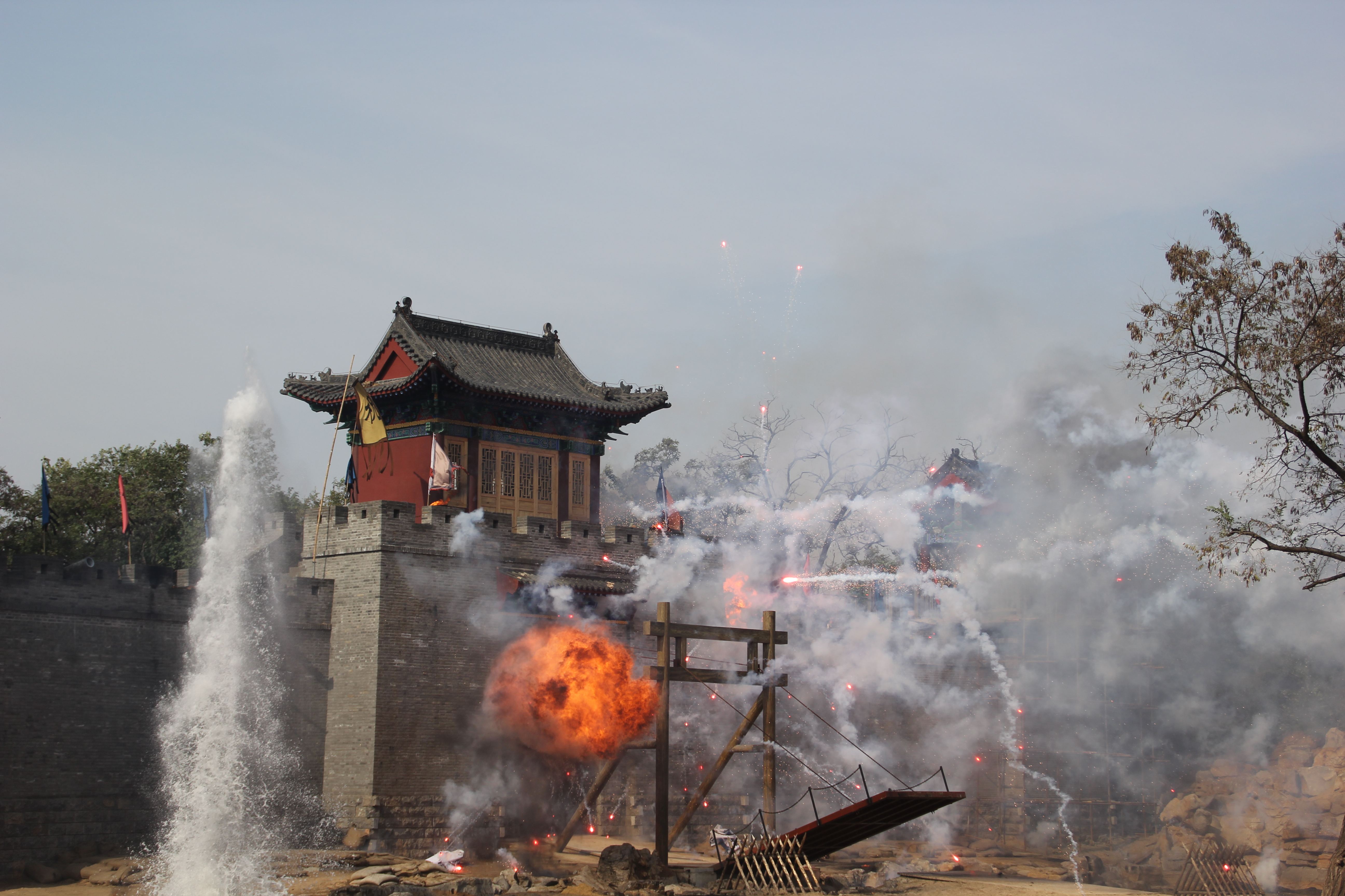 传奇演艺-万岁山大宋武侠城官网-开封旅游景点攻略_郑州自驾周边游_开封一日游_万岁山地点图片_万岁山电话门票