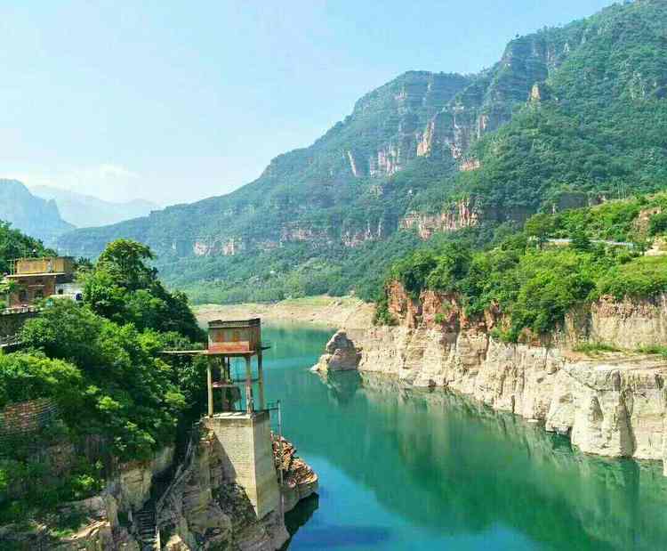 老人去旅遊觀光的景點推薦:殷墟博物館,安陽太平山風景區,桃花谷景區